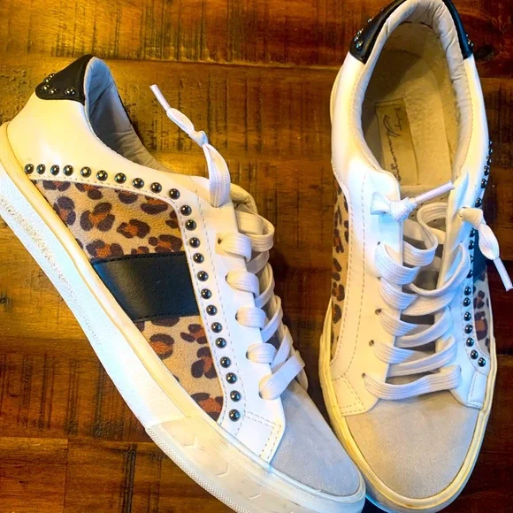 Vintage Havana Dayna Crazy Leopard Studded Leather Sneakers size 10 - Picture 1 of 9
